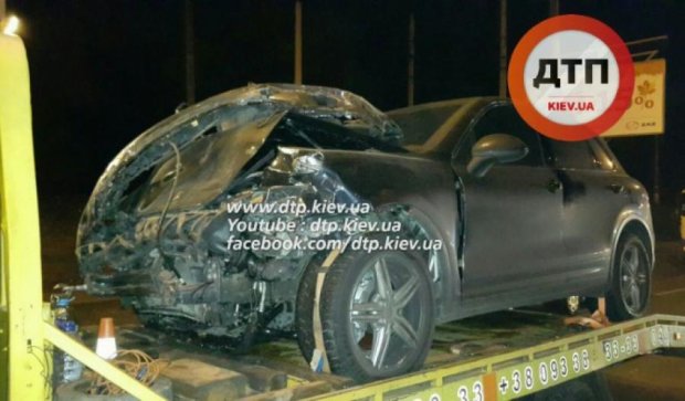 На київському шосе Renault учасника АТО протаранив Porsche