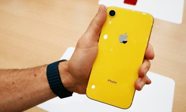 iPhone XR випробували на міцність: відео