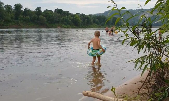 Пляж, фото: скріншот з відео
