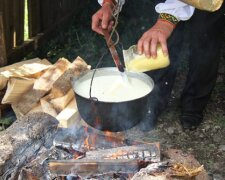 Франковские стронгмены приготовят тонну банаша и накормят всю Украину: когда готовить ложки