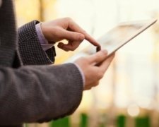 Украинцев больше интересуют банки, чем фильмы для взрослых