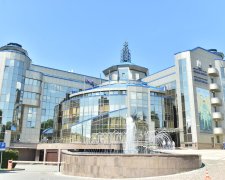 У будівлі Української асоціації футболу проходять обшуки