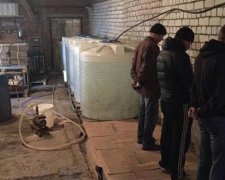 Поліцейські накрили підпільний спиртозавод (фото)