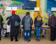 Около 10 тысяч избирателей подкупили в Днепропетровске - Геращенко