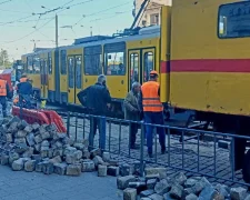 Дорожные работы во Львове: пробка на Привокзальной