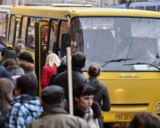 "Руки переломать": обезумевший маршрутчик едва не задушил сироту