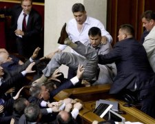 Політична осінь: гучні відставки та популістські закони