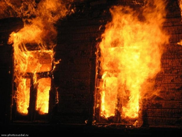 Террористы сожгли два завода в Докучаевске