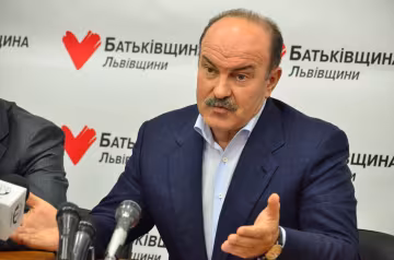 "Батькивщину" пополнил скандальный губернатор и сторонник Януковича