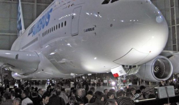 Авиаконцерн Airbus приостановил сотрудничество с "Трансаэро"