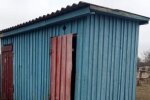 Українські школи нажахали умовами: в туалет на вулицю в -10