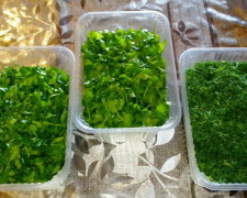 Заготівля зелені на зиму, кадр з відео