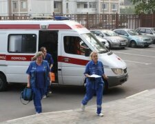 Самогубець перерізав собі горло біля київського вузу