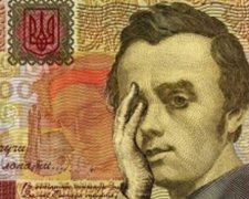 НБУ суттєво послабив гривню