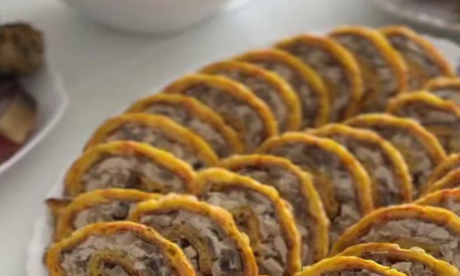 Сирно-морквяний рулет, кадр з відео