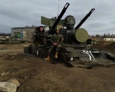 Герої за кадром: хто насправді захищає Авдіївку