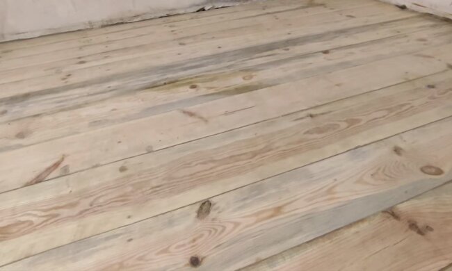 Скрипящий пол: фото скрин Ютуб