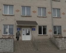 Школярка народила від 63-річного вітчима: знущався роками, а мати не бачила