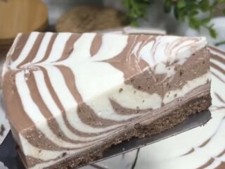 Торт "Зебра" без випічки: фото скрін рецепту