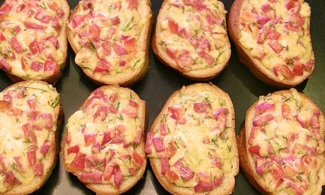 Міні-піца з батона, скріншот: YouTube