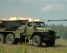 Боевики два часа утюжили Красногоровку из "Градов": жуткие фото