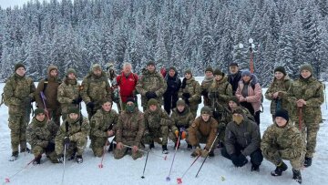 Тернопольские курсанты вылезли на Говерлу ради Небесной Сотни: мы помним