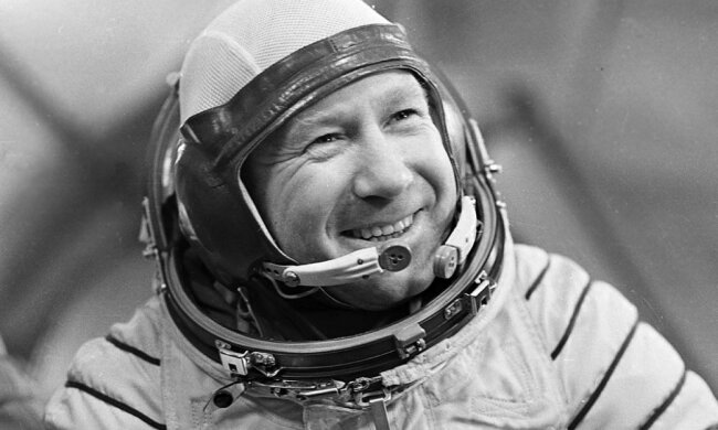 Алексей Леонов