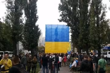 А Щорс и ныне там: ОУН опять не смогли демонтировать памятник