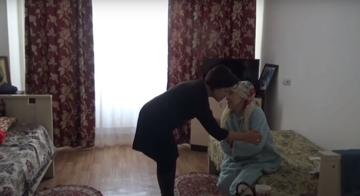 будинок престарілих, скріншот з відео