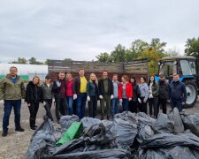 Фахівці Держекоінспекції відзначили Всесвітній день прибирання