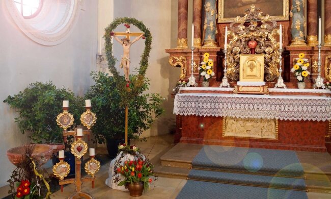 Церква напередодні Великодня