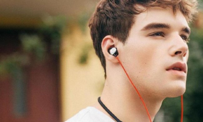 5 простих порад, як уникнути поломки навушників