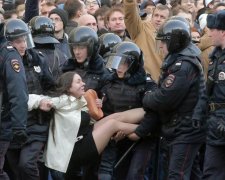 Мітинг у Москві: поліція влаштувала облаву на психічно хворих