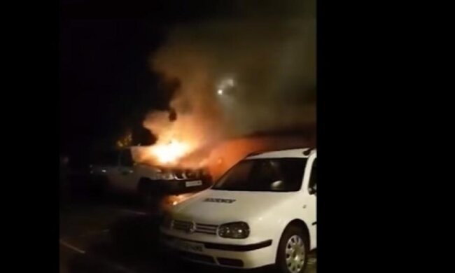 Автомобіль ОБСЄ спалили в Івано-Франківську (відео)