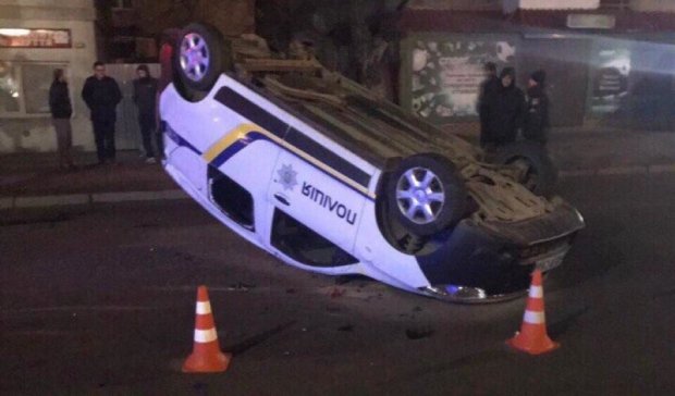 Авария на Львовщине: полицейский Prius перевернулся
