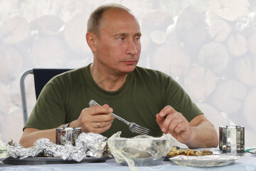 Під наглядом лікаря та охорони - як і де готують їжу для Путіна