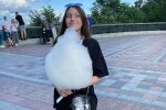 15-річна дочка Полякової влипла з мамою і сестрою в сімейний бутерброд