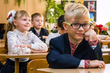 Школярі. Фото з відкритих джерел