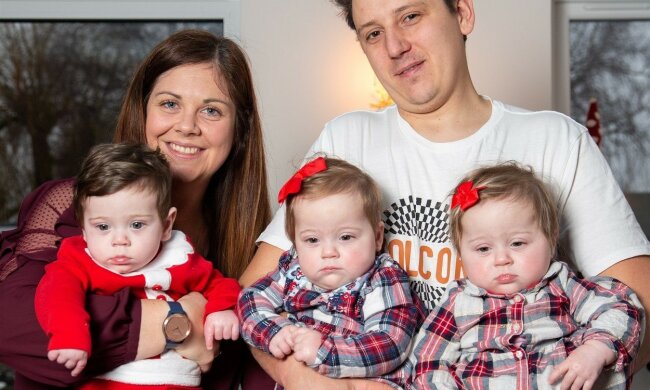 Закохані народили трійню та стали відомими на весь світ: "З двох маток"