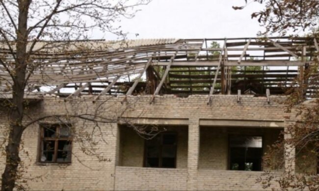 Поселок Стахановец - год под обстрелом (фото)