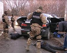Копи зловили серійних грабіжників авто (фото)