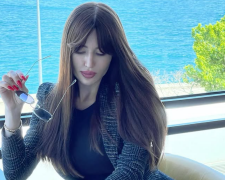 Красивая девушка, длинные волосы, фото: Знай.ua