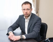 СМИ сообщают, что замминистра юстиции Андрей Гайченко имеет родственников, которые ведут бизнес в Крыму и сотрудничают с оккупационными властями РФ