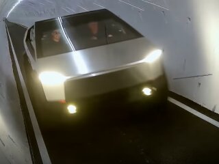 Tesla Cybertruck в туннеле HyperLoop, скриншот