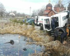 Под Львовом из пруда достали авто с четырьмя трупами, - первые подробности жуткой трагедии