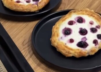 Творожные ватрушки с ягодами: фото скрин рецепта