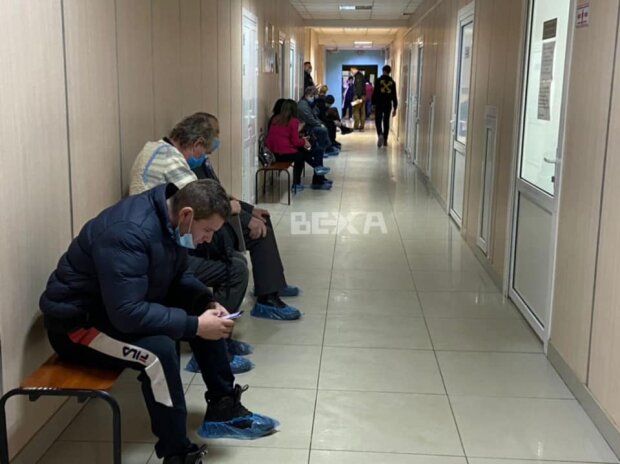 Харків'яни масово звертаються до лікарень, і це не коронавірус: "Під загрозою пенсіонери"
