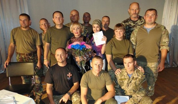 Десантников в зоне АТО посетила  Ада Роговцева (фото)