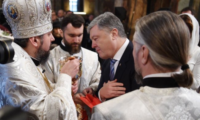 У Порошенка розповіли, скільки московських церков перейшли до ПЦУ
