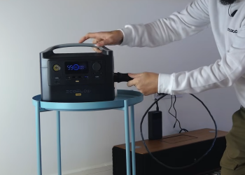 Зарядна станція. Фото: скрін youtube